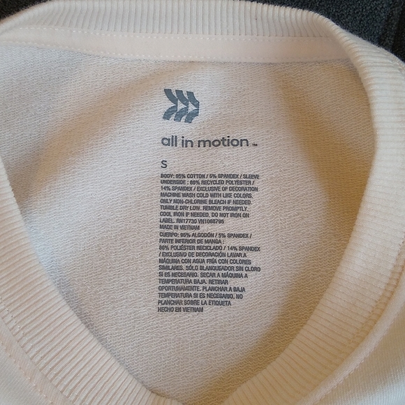 NWT all in motion cream sweatshirt - Picture 7 of 8